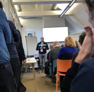 Martijn is presenting the challenges in pop policy making Martijn is presenting the challenges in pop policy making